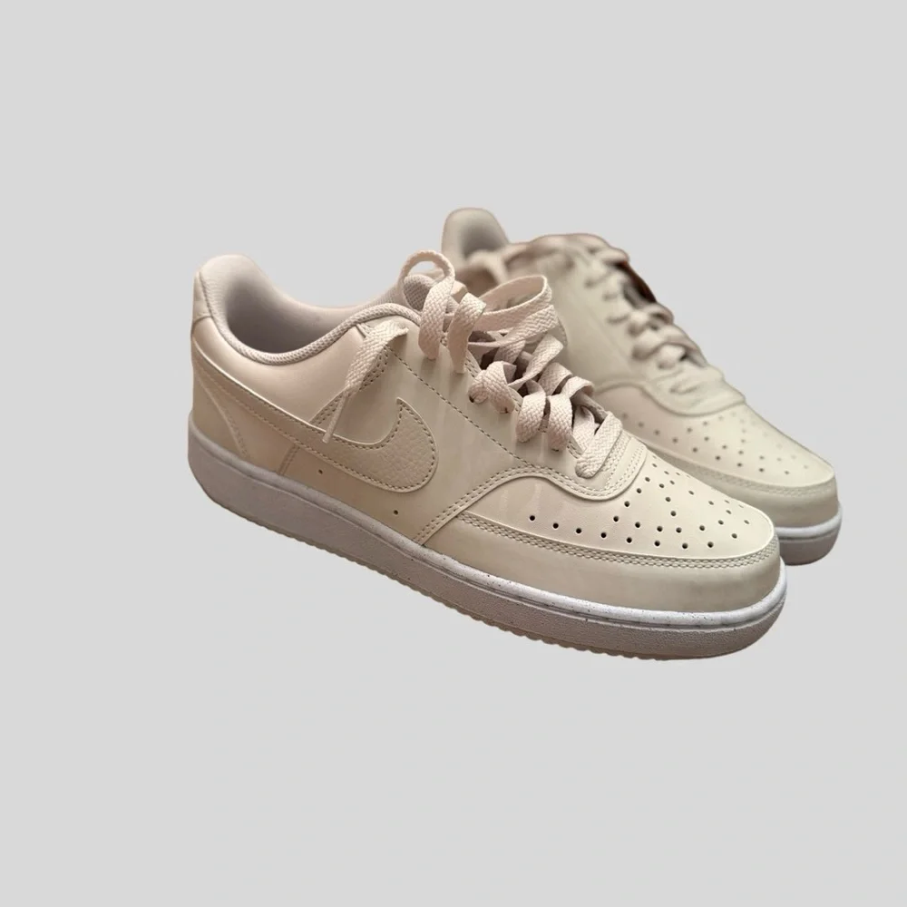 Nike MC Trainer 2 Women’s 9 Light Bone Neutral Sneakers - Picture 1 of 7